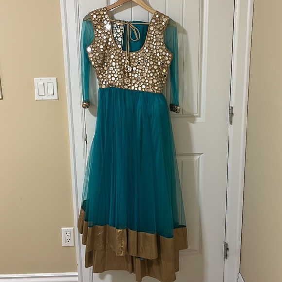 Indian attire - Picture 2 of 2